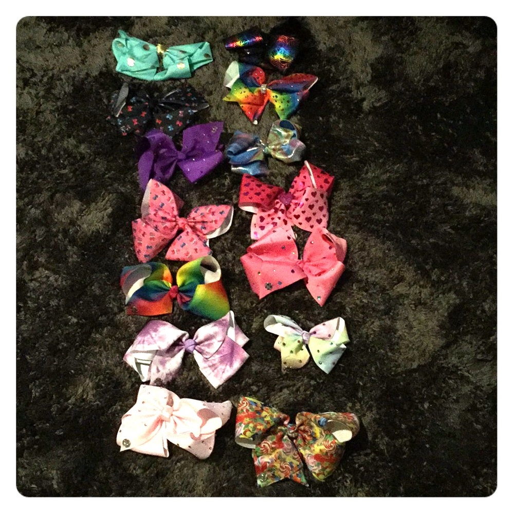 These are Jojo siwa bows they are $6 a piece